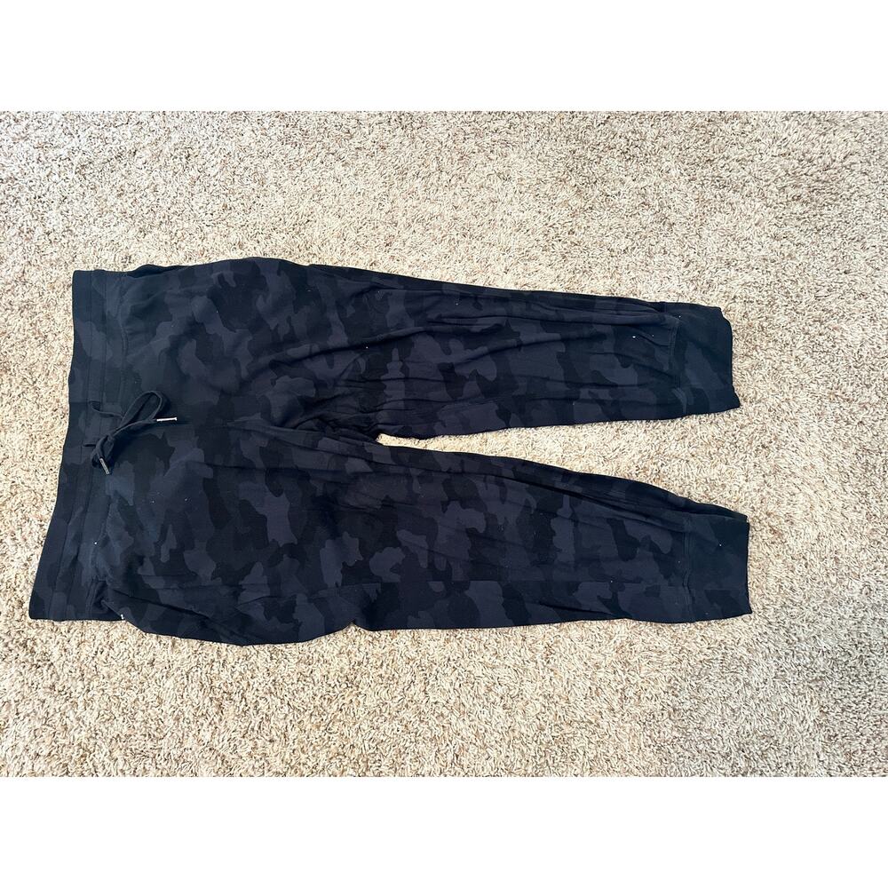 Lululemon Black Camouflage Joggers 14
